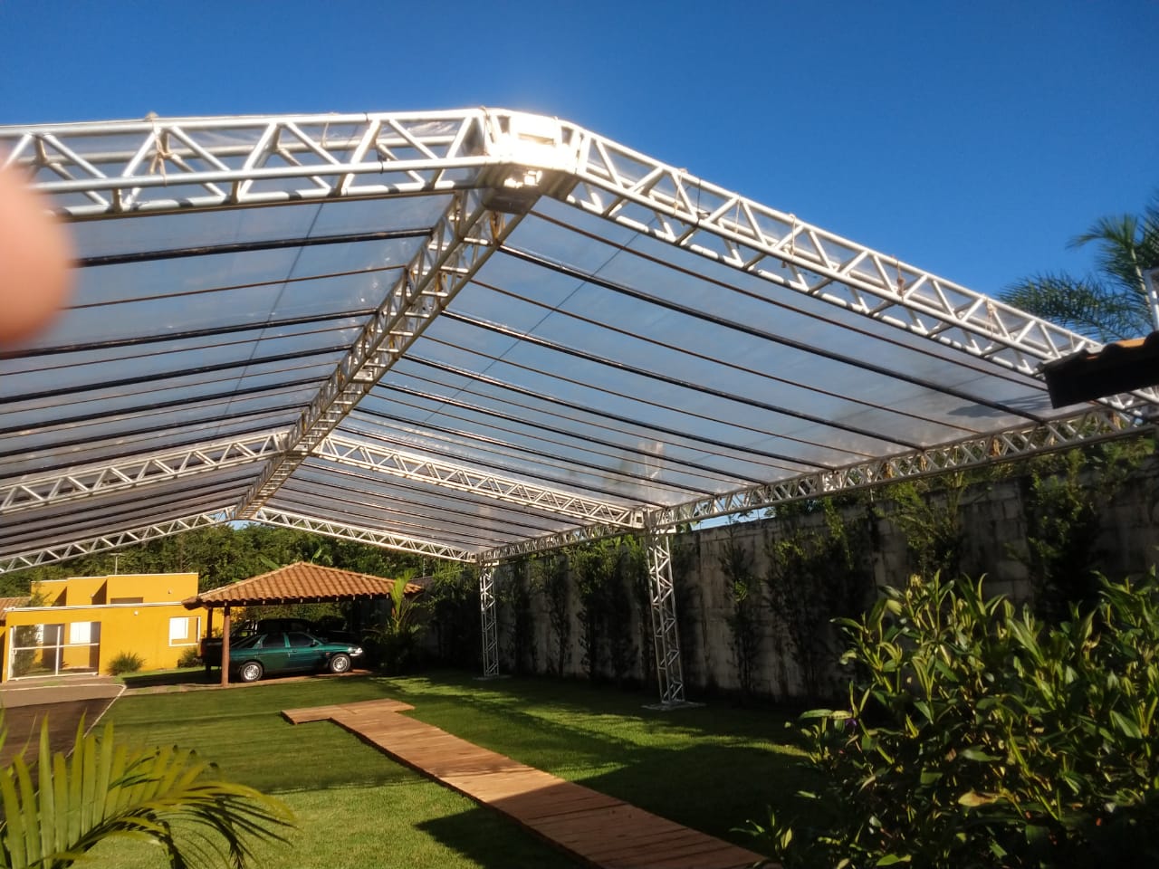 Área de apoio e convivência da chácara